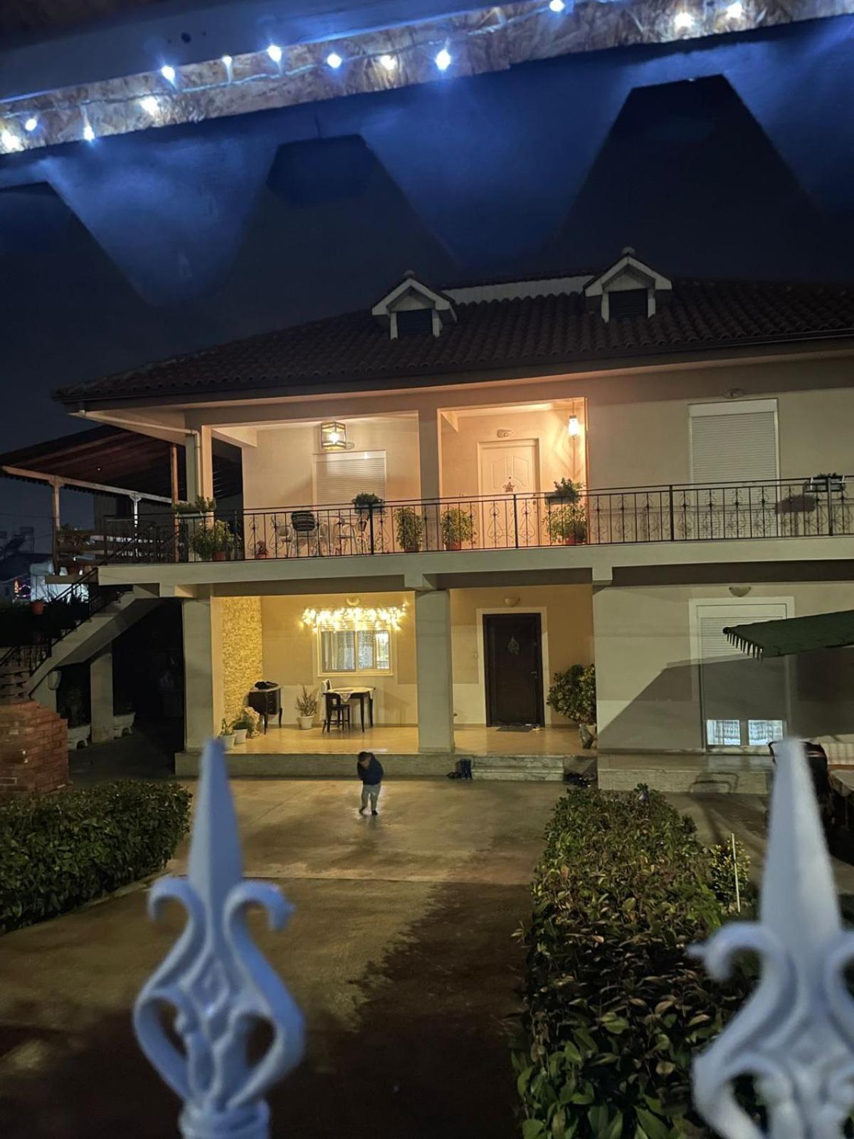 Villa Cerpja Kamez Exteriör bild